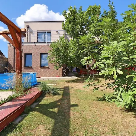 Tatil Evi Luxusny Rodinny Dom V Trencine *