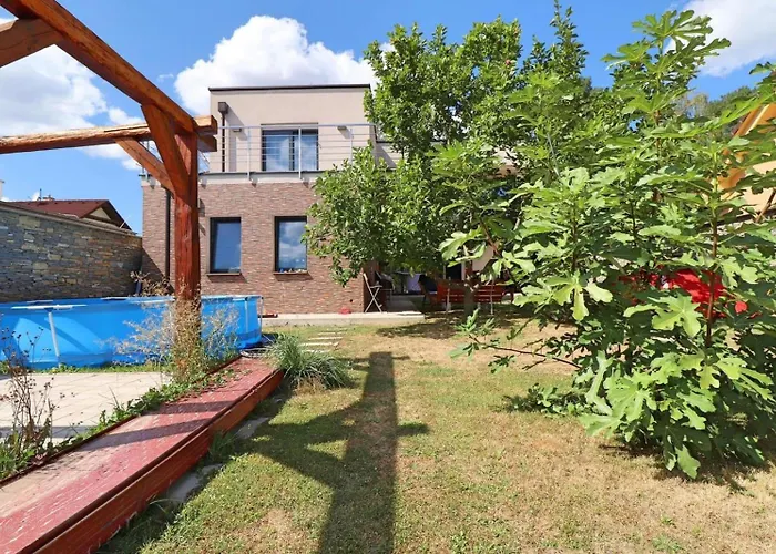 Vakantiehuis Luxusny Rodinny Dom V Trencine *