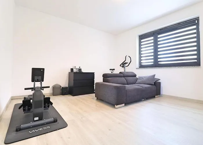 Vakantiehuis Luxusny Rodinny Dom V Trencine