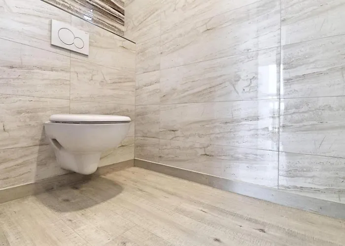 Luxusny Rodinny Dom V Trencine Vakantiehuis